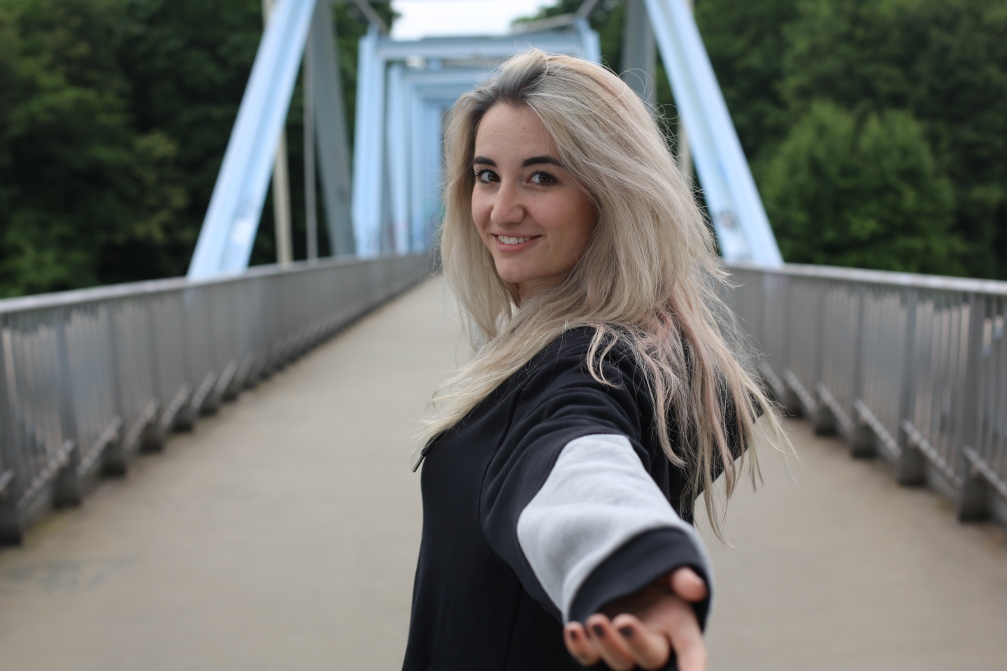 „follow me.reports“: Start von Staffel 2 mit Jodie Calussi